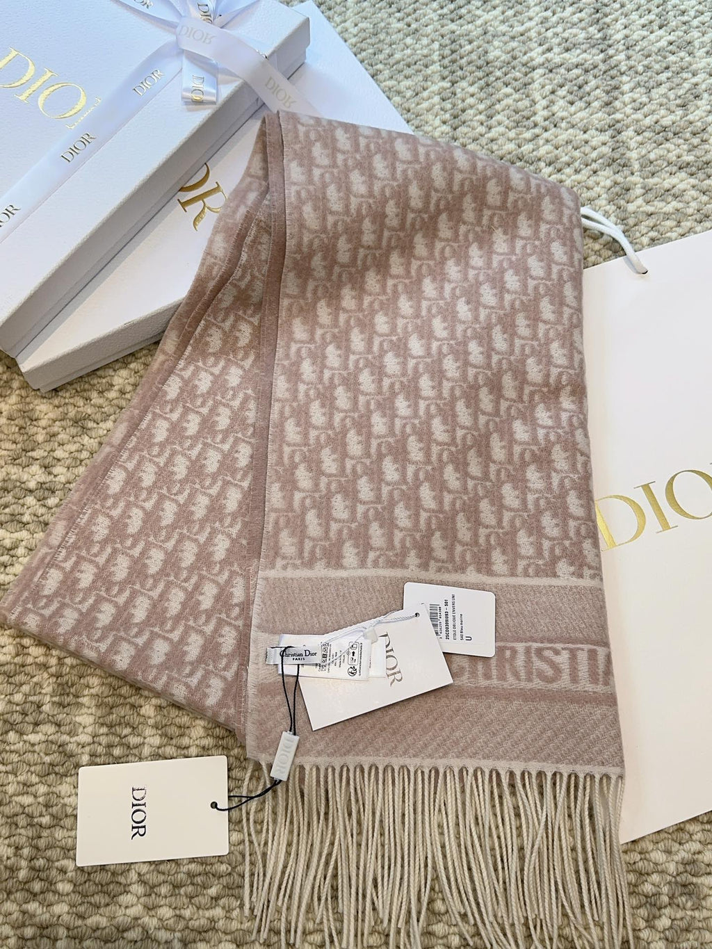 Dila Retzi Scarf