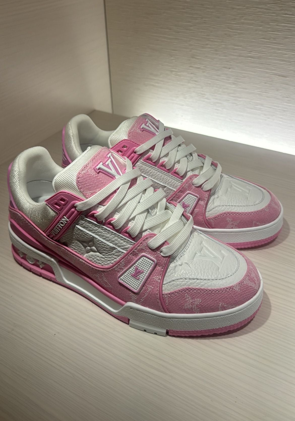 Loala Pinka Sneakers