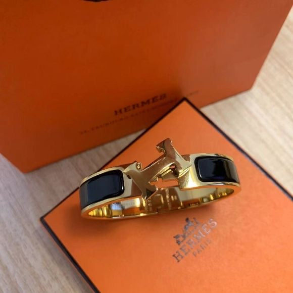 Hima Destri Bangle