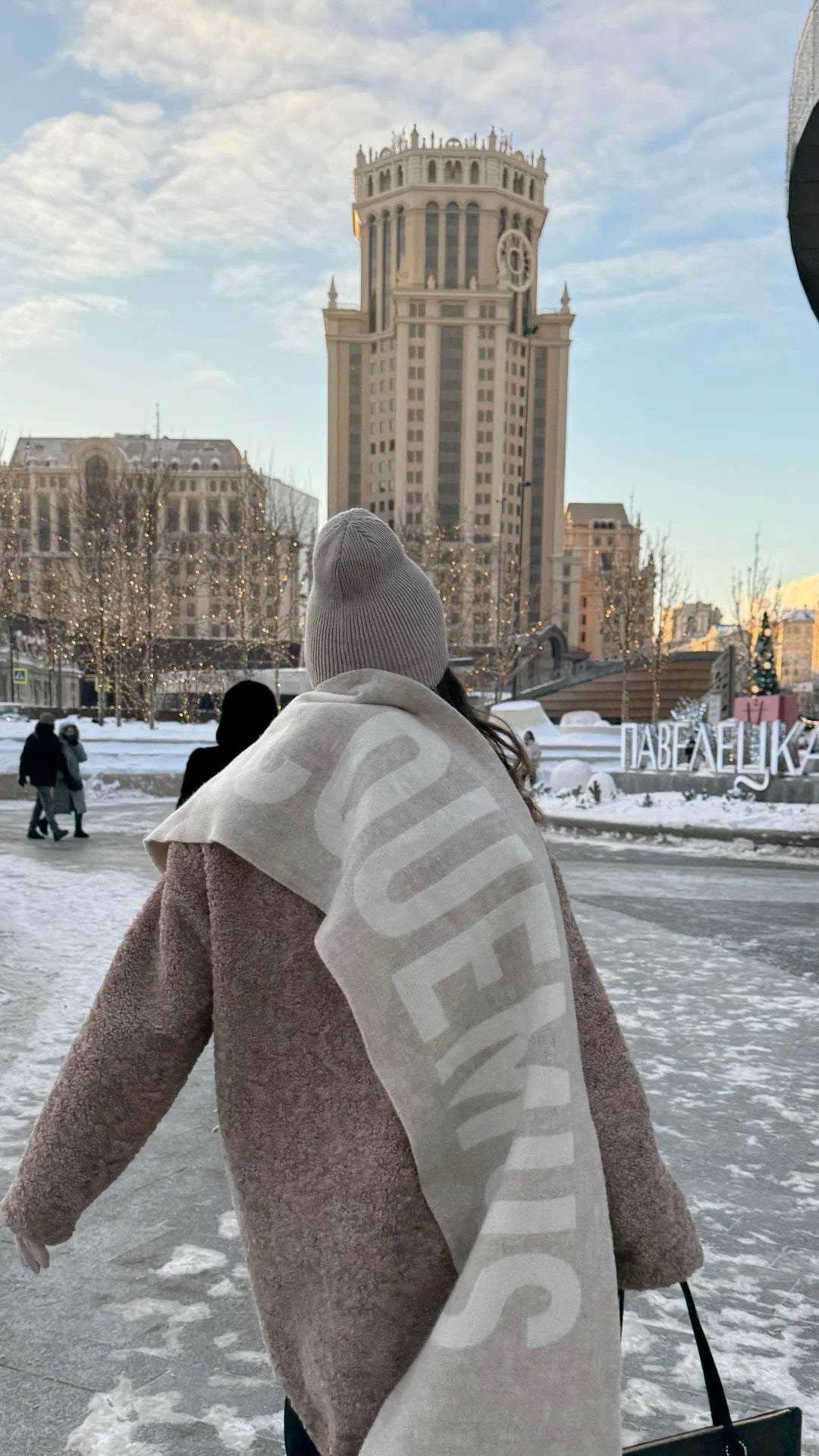 Jarola Scarf