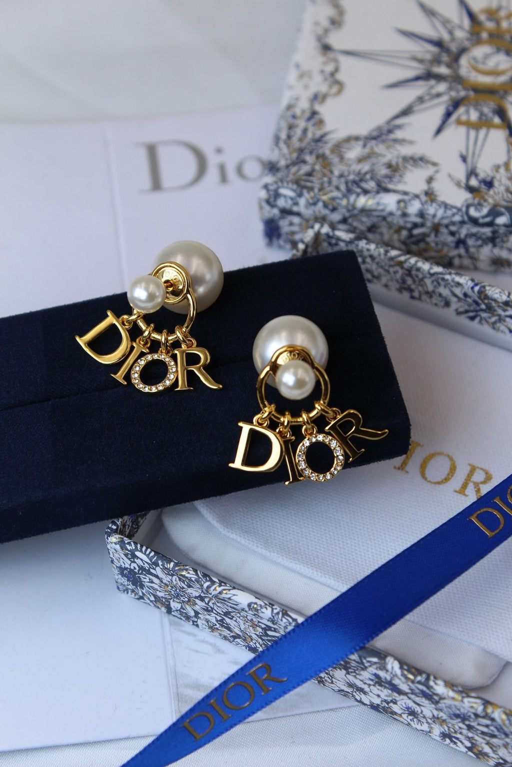 Dila Cluster Earrings