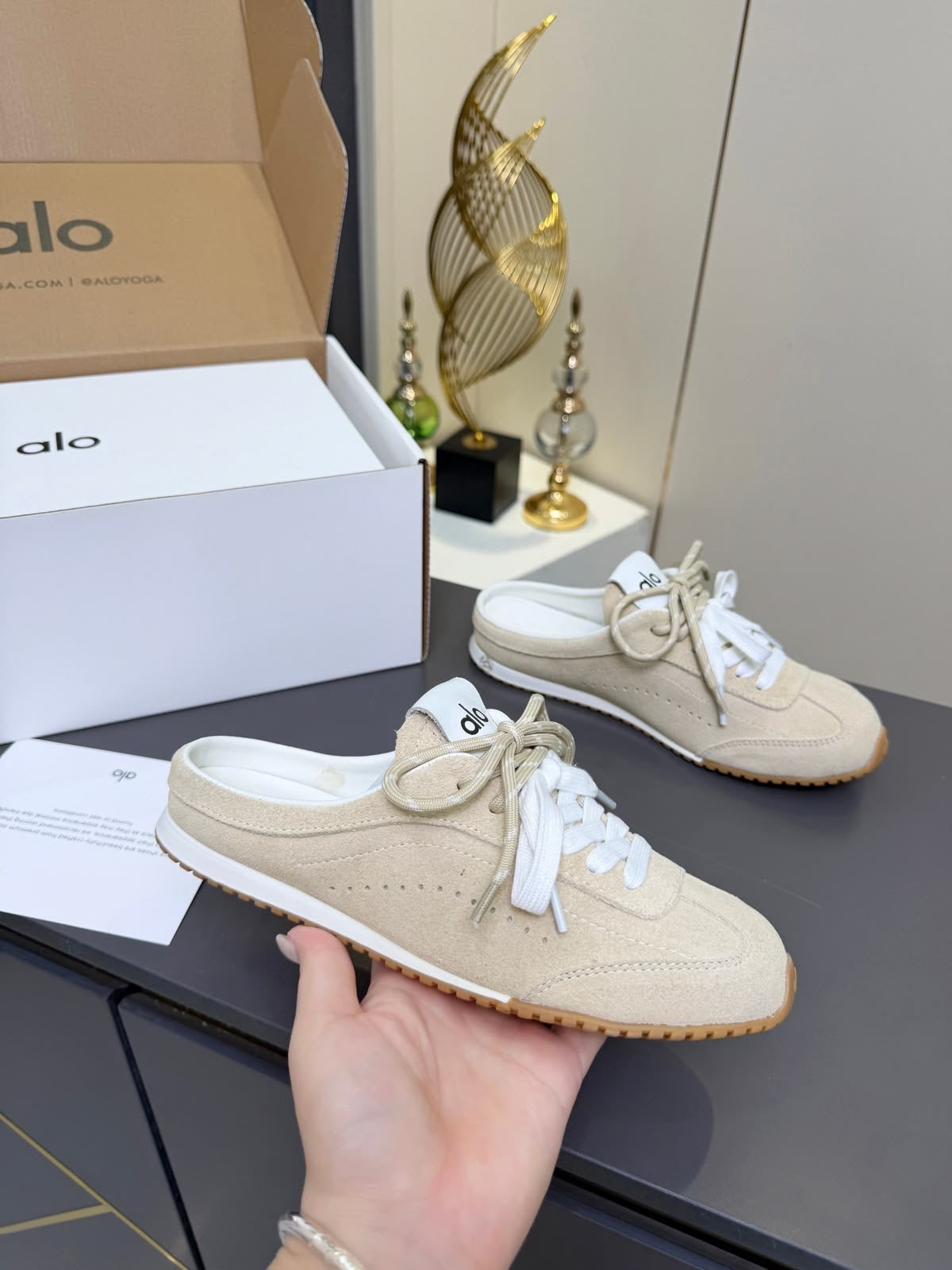 Alola Finca Sneakers