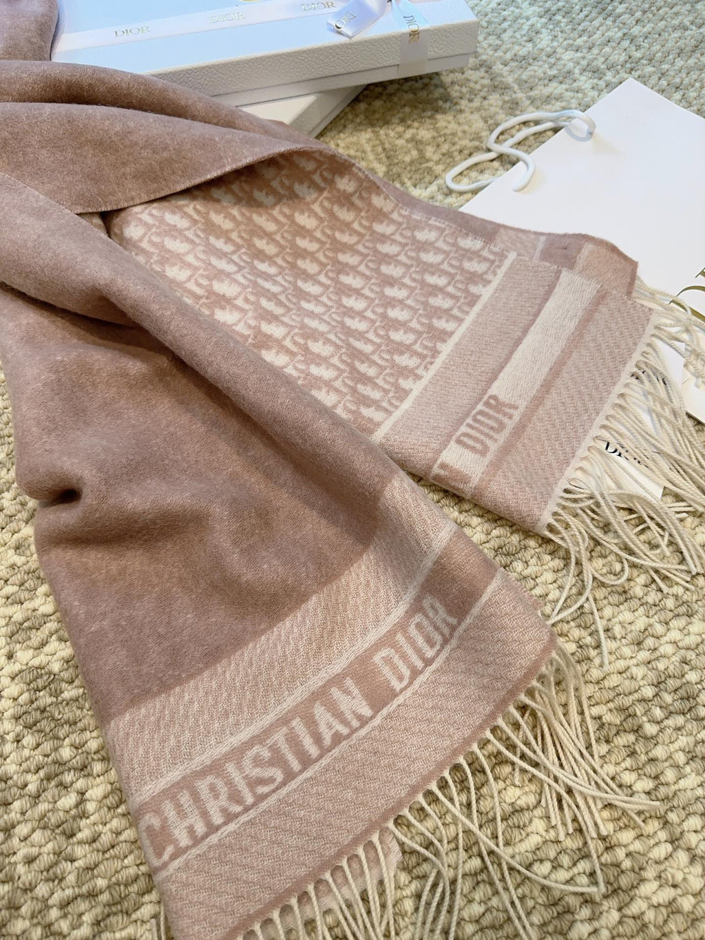 Dila Retzi Scarf