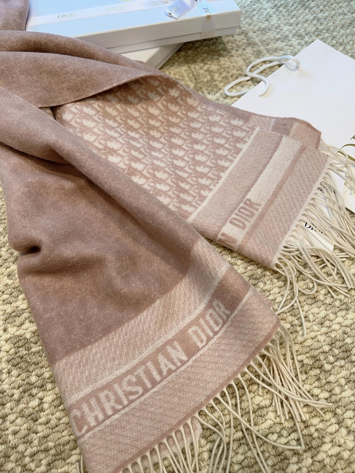 Dila Retzi Scarf