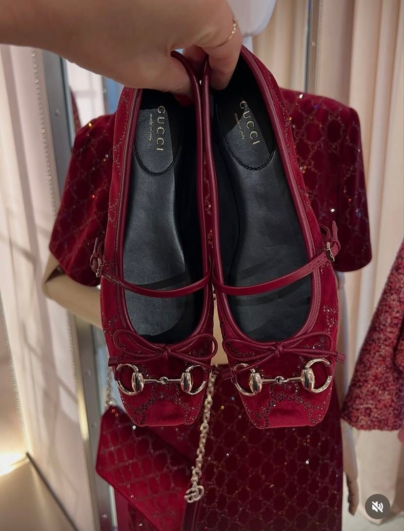 Gina Bugrs Flats