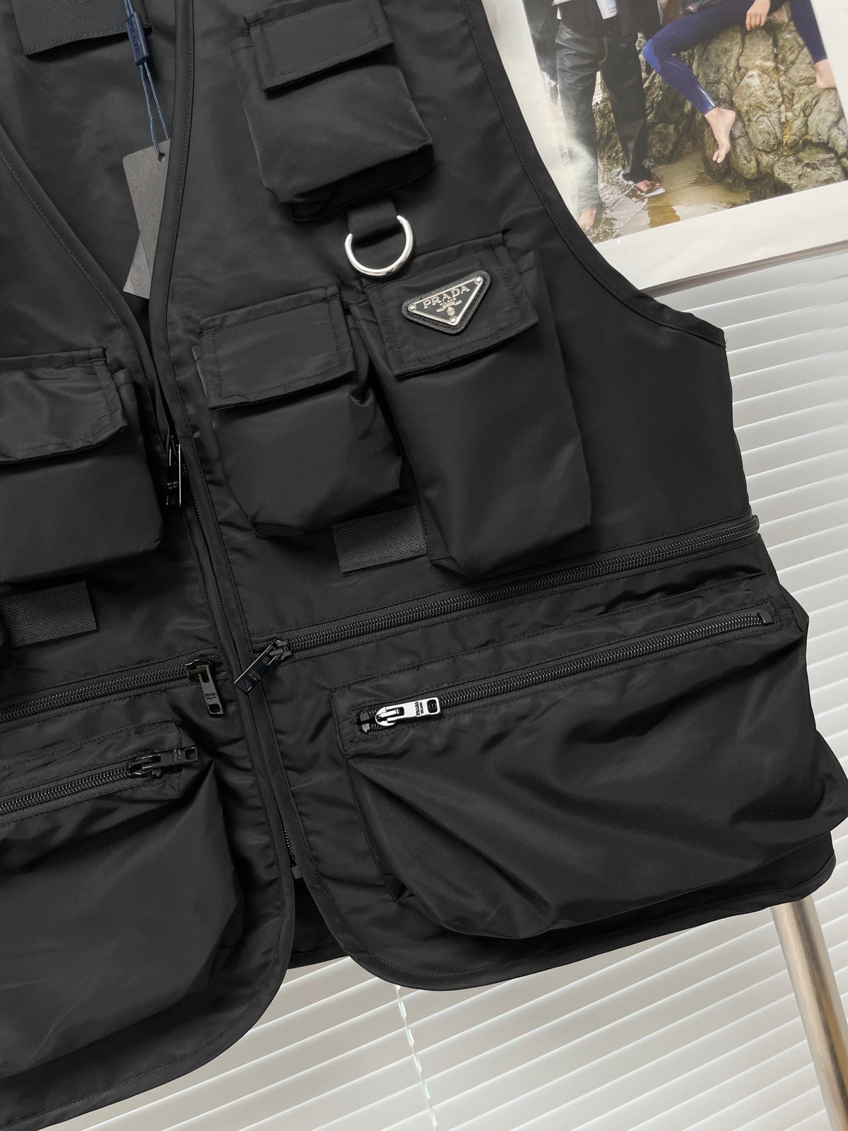 Poala Vest