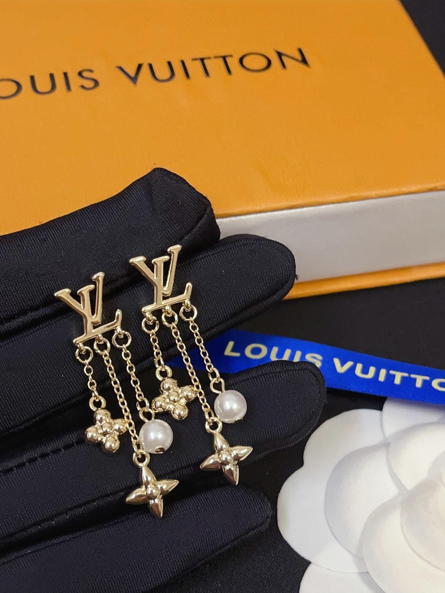 Loala Sendra Studs