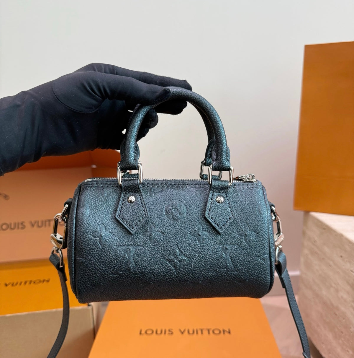 Loala Black Speedy