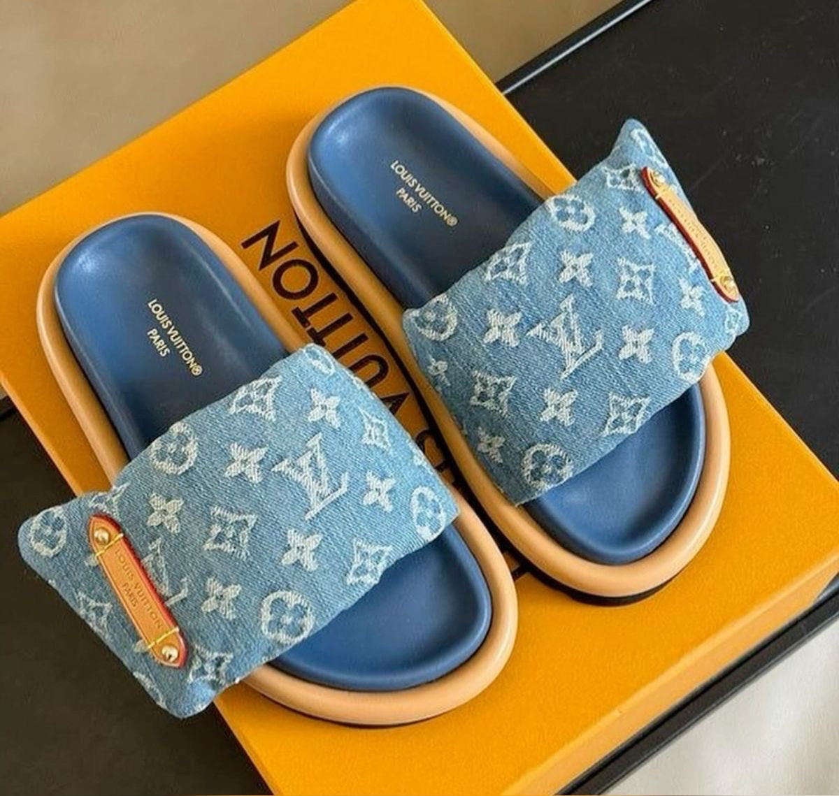 Loala Demi Slides