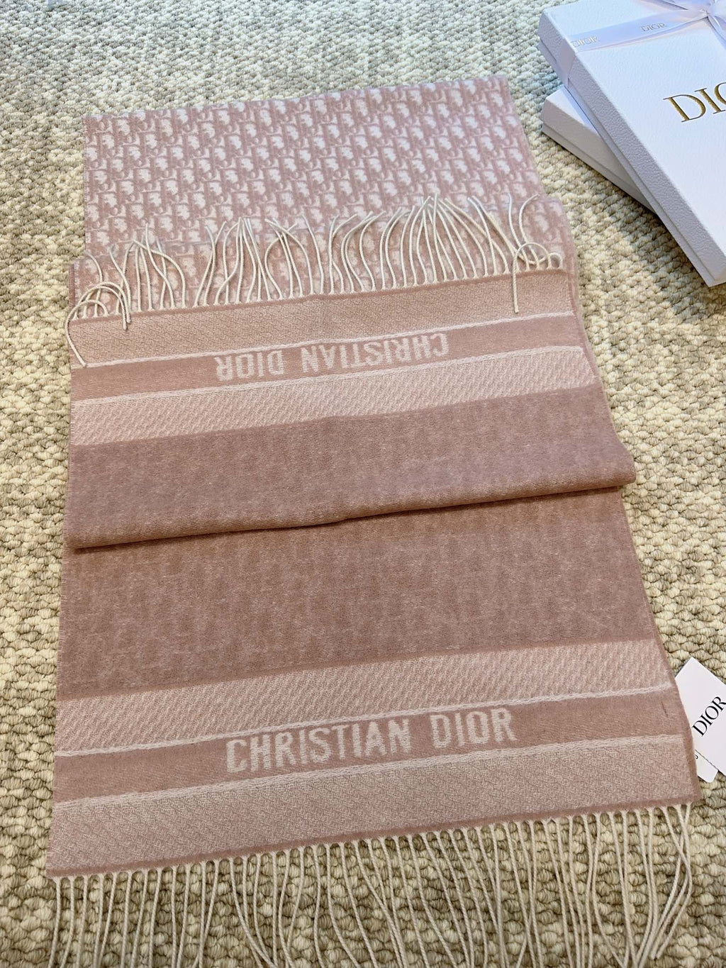 Dila Retzi Scarf