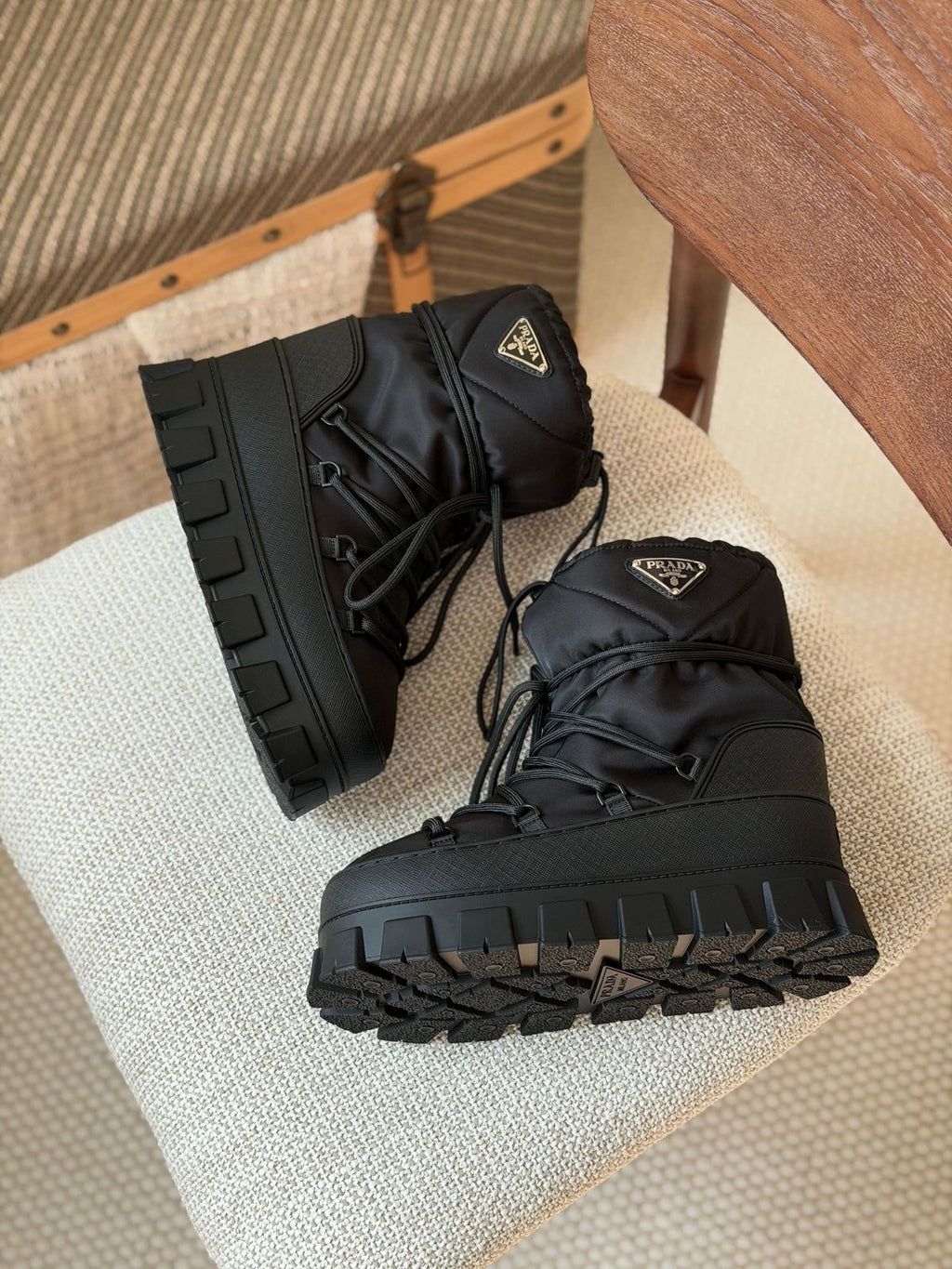 Paola Denika Boots