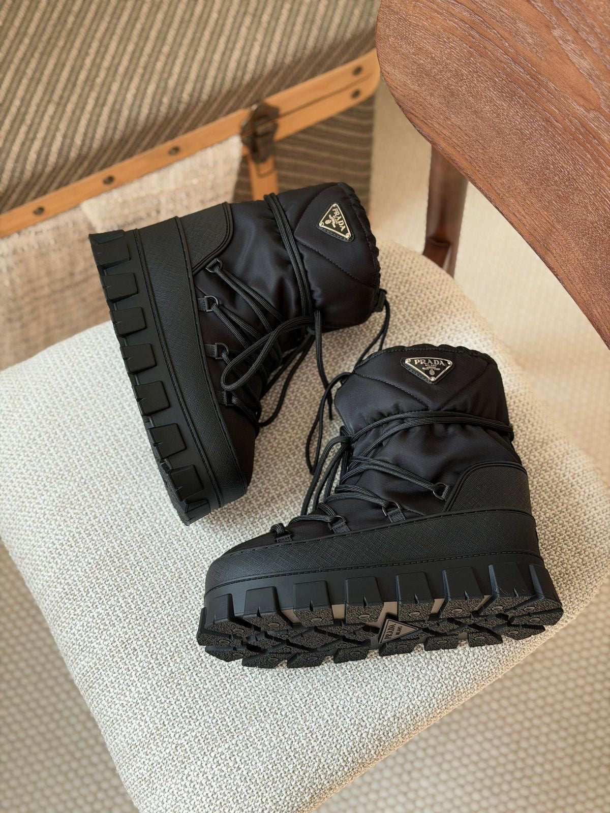 Paola Denika Boots