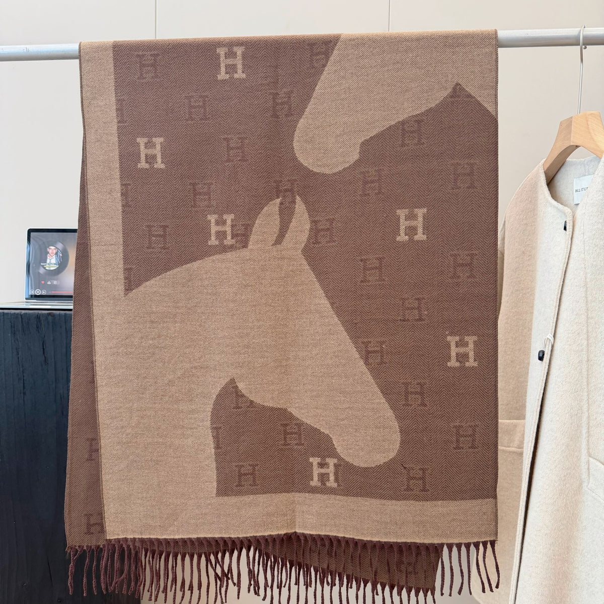 Hila Scarf