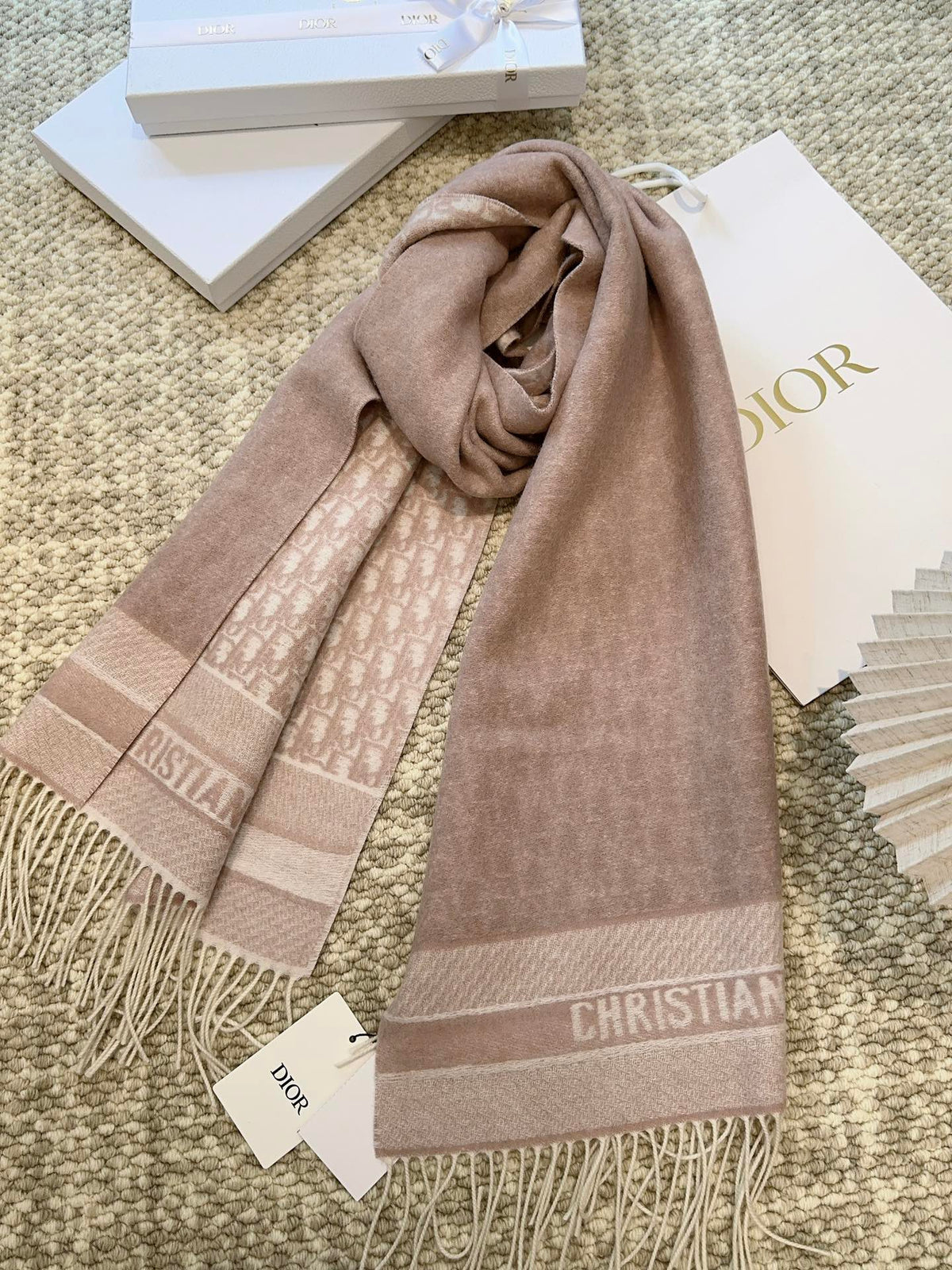 Dila Retzi Scarf
