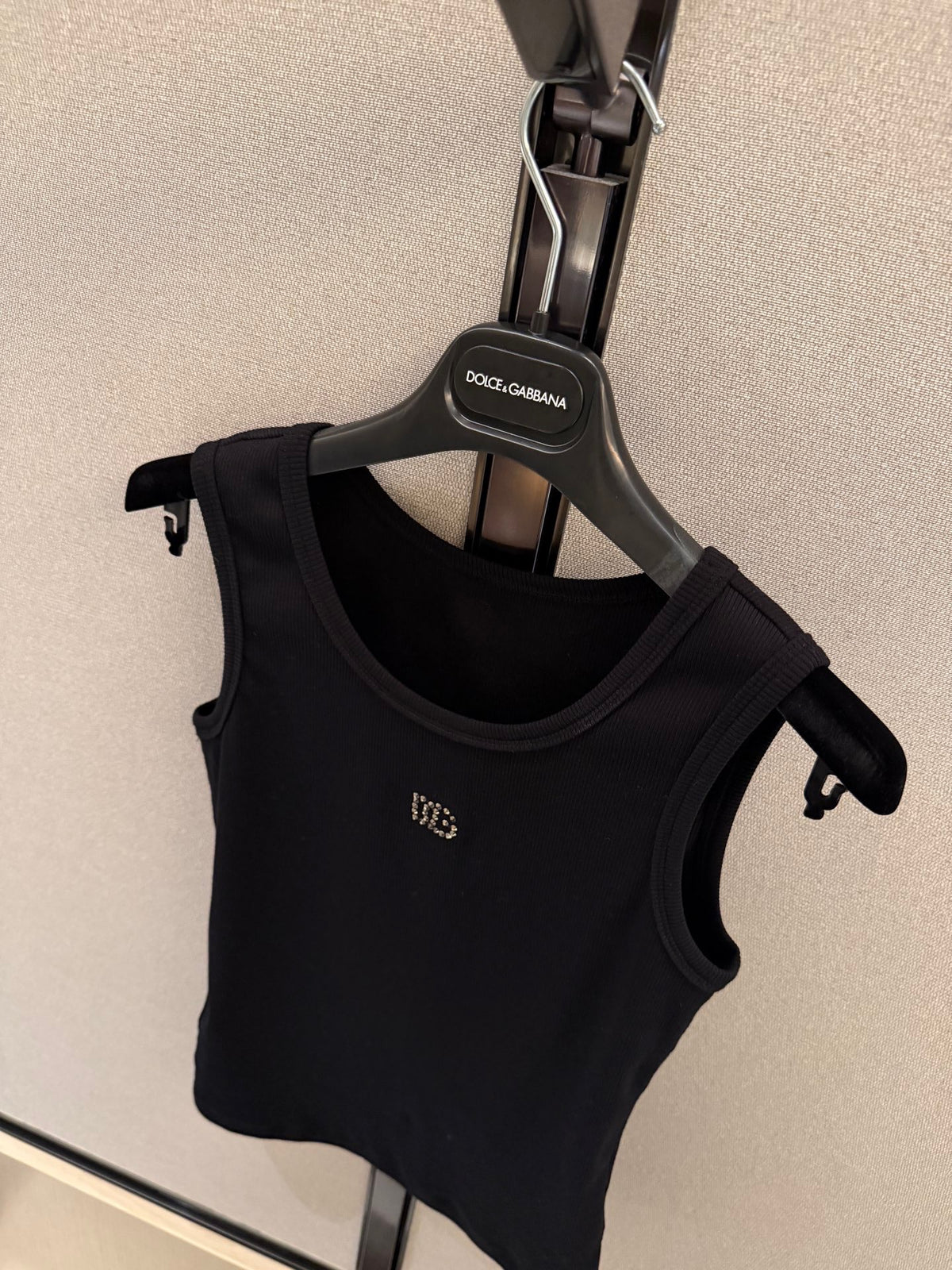 Dolce Vest