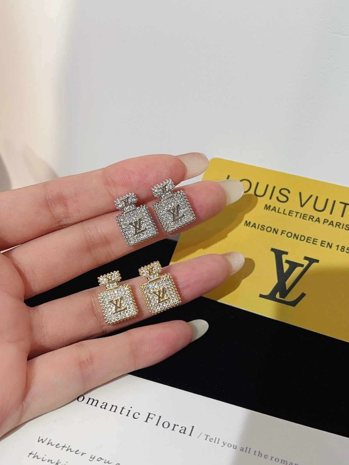 Loala Desti Studs