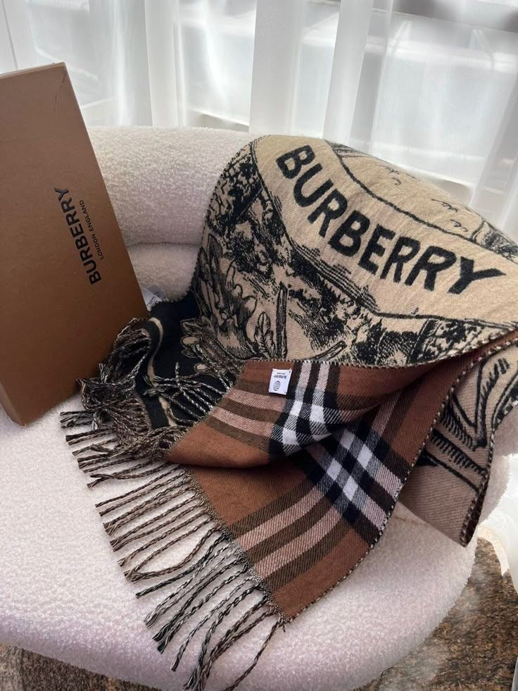 Bela Scarf
