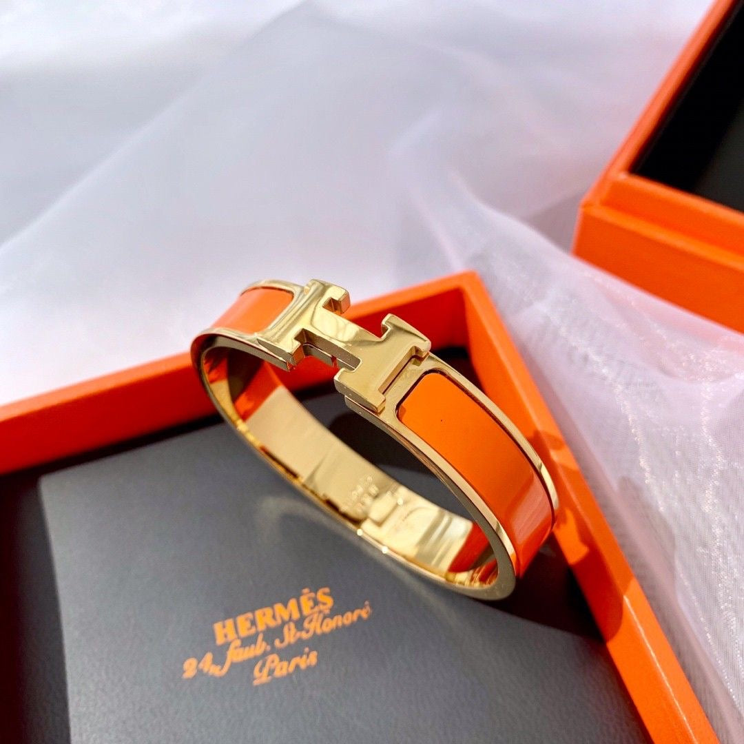 Hima Polka Bangle