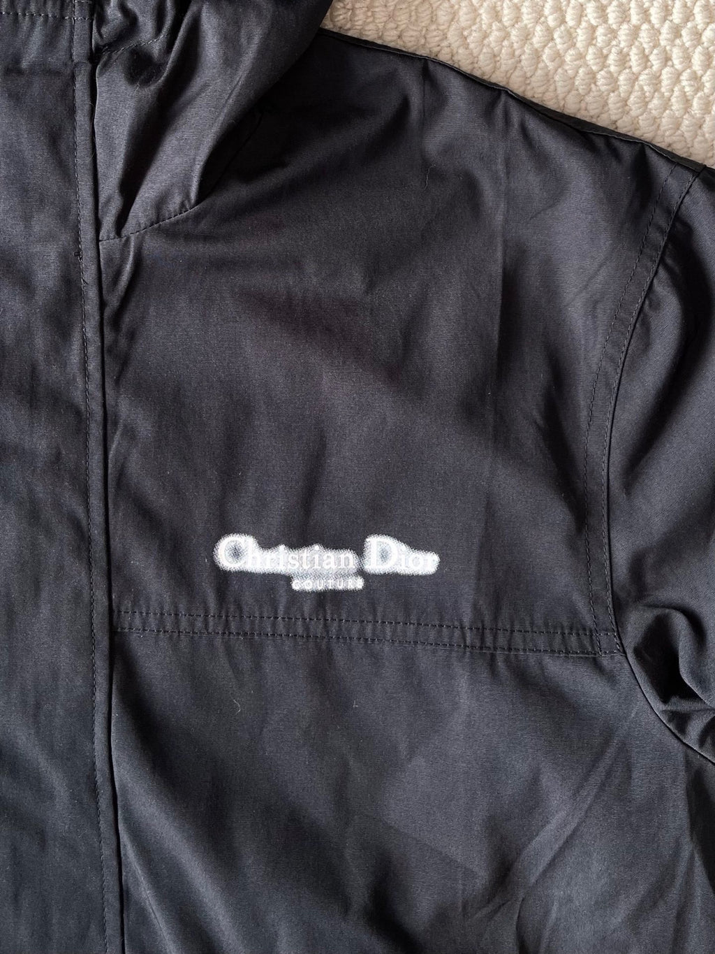 Dila Windbreaker