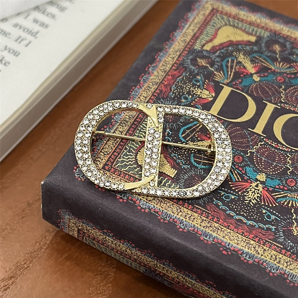 Dila Brooch