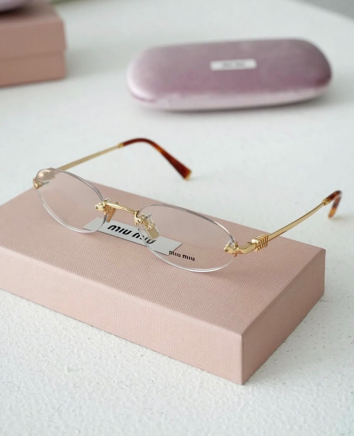 Mila Pinja Glasses