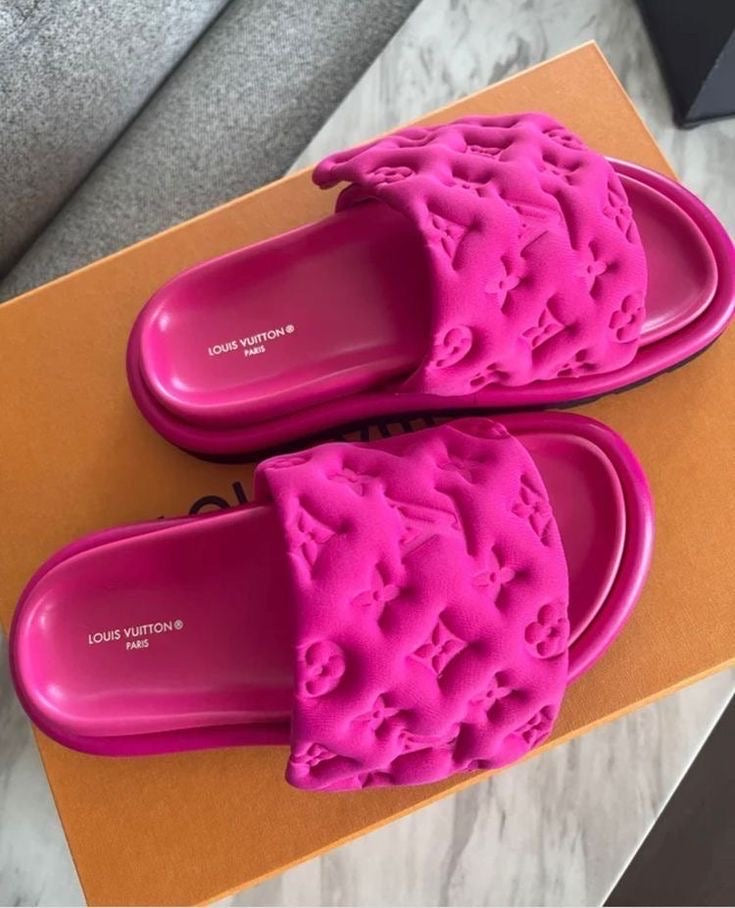 Loala Tenka Slides