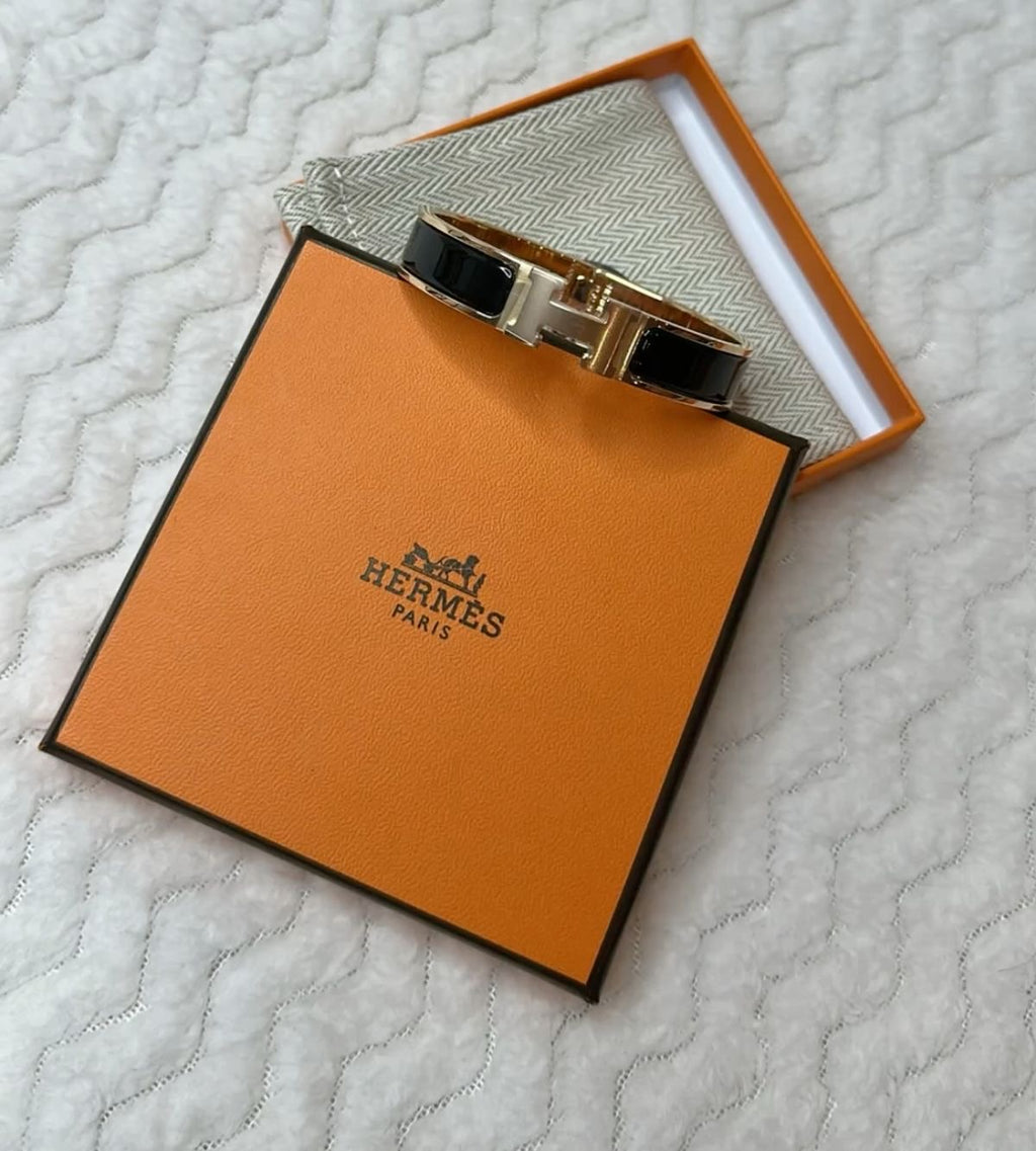 Hima Destri Bangle