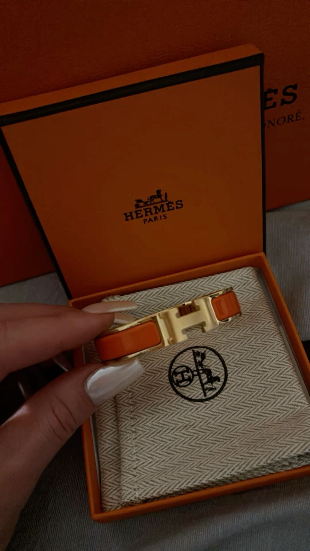 Hima Polka Bangle