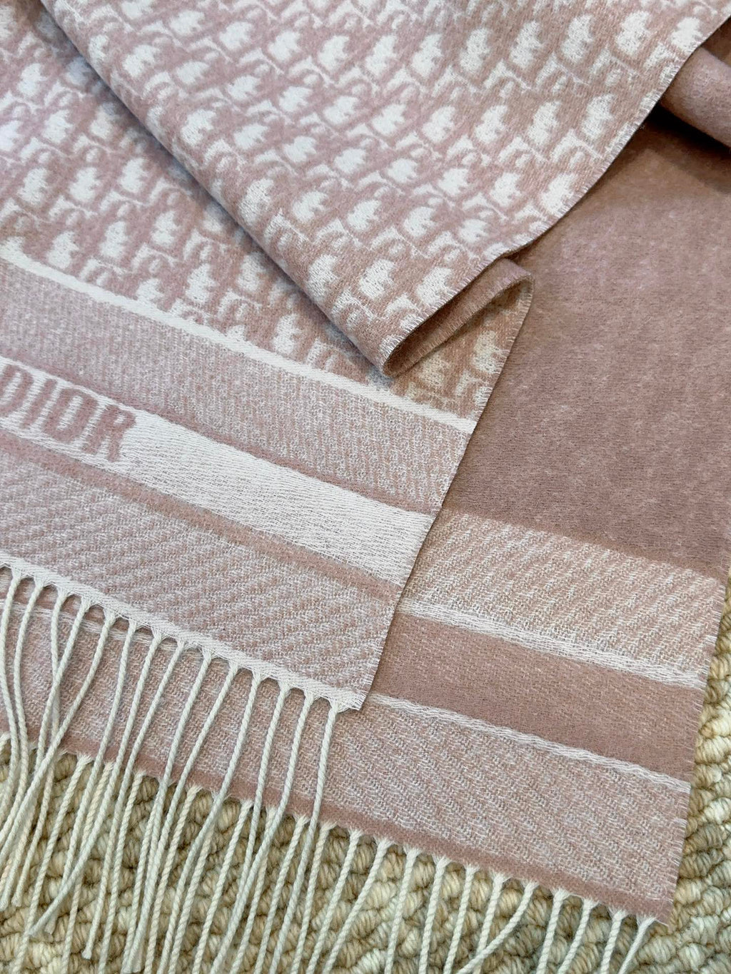 Dila Retzi Scarf