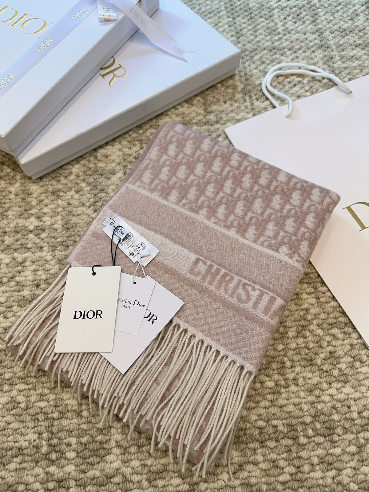 Dila Retzi Scarf