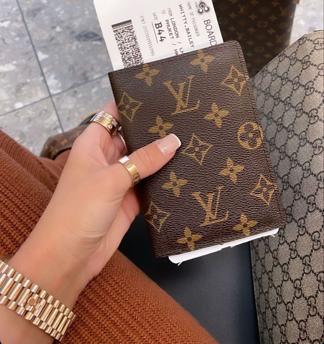 Loala Passport Holder