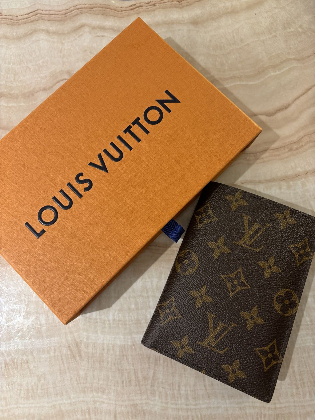 Loala Passport Holder