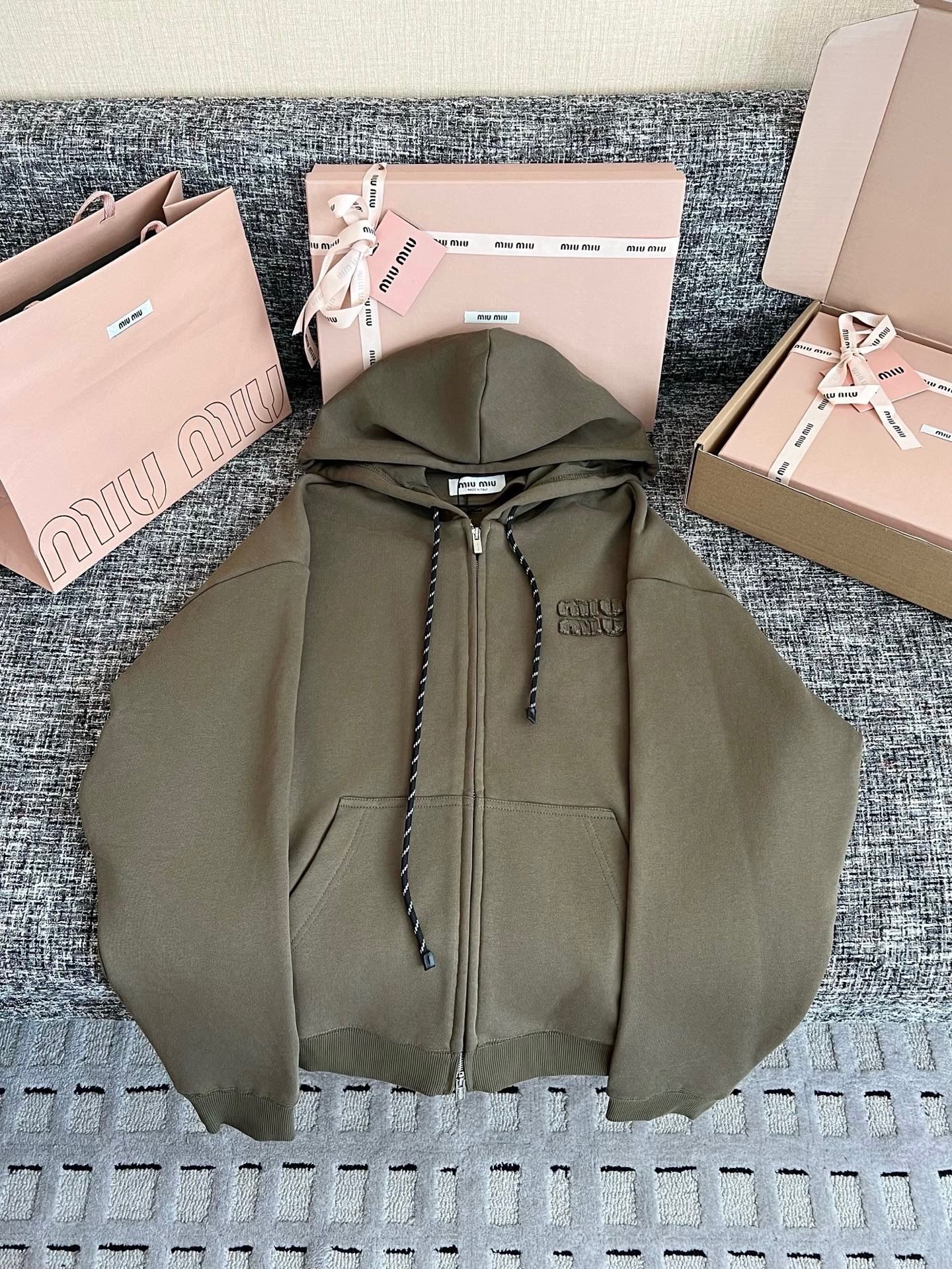 Bina Hoodie